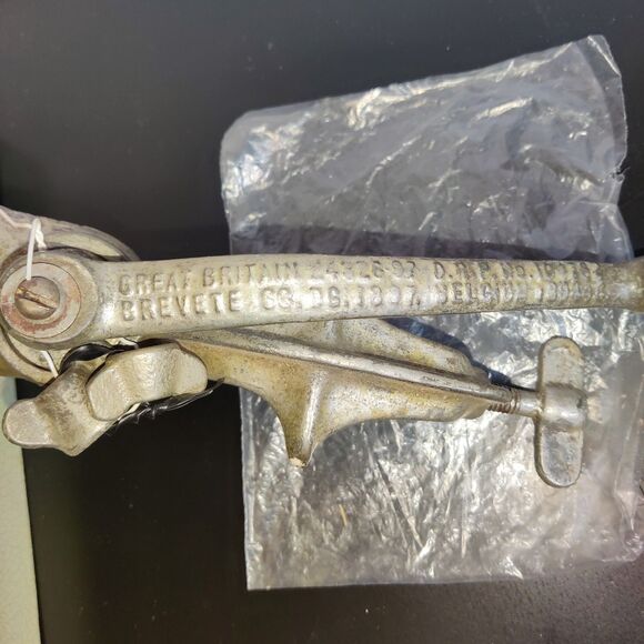 Vintage Universal Food Chopper No. 1 L.F. & C New Britain Conn. Meat Grinder - Picture 7 of 16